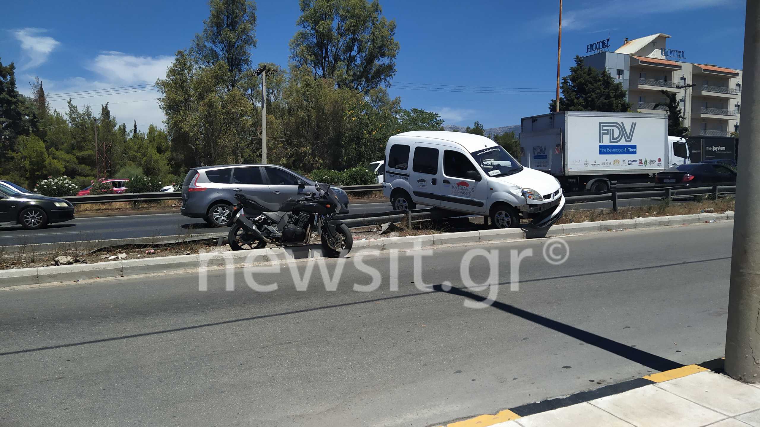 Τροχαίο στην Αθηνών – Λαμίας και μεγάλο μποτιλιάρισμα