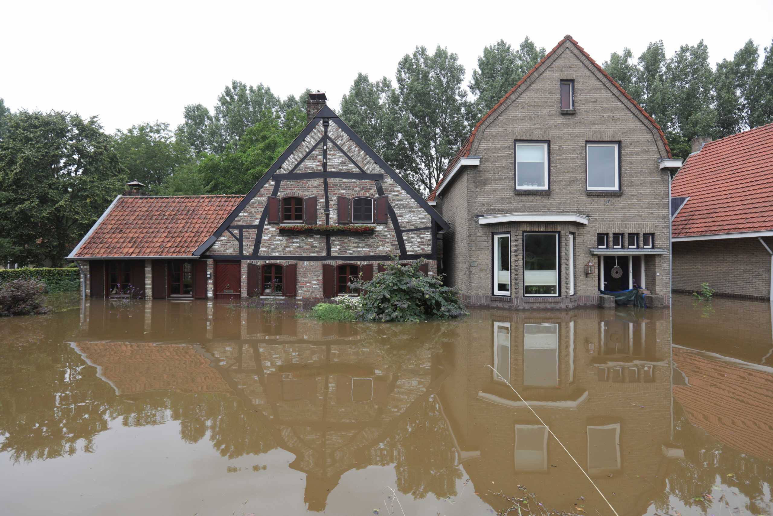 Σε κατάσταση συναγερμού η Ολλανδία λόγω υπερχείλισης των ποταμιών