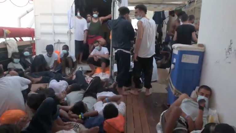 Στην Ιταλία οι 572 μετανάστες που διέσωσε το Ocean Viking