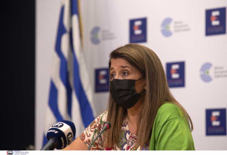 Βάνα Παπαευαγγέλου: Η μετάλλαξη Δέλτα μεταδίδεται και σε ανοιχτούς χώρους - Η αιτία της έξαρσης