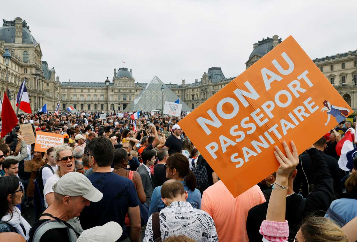 Γαλλία: Διαδηλώσεις κατά του εμβολιασμού για τον κορονοϊό σε πολλές πόλεις