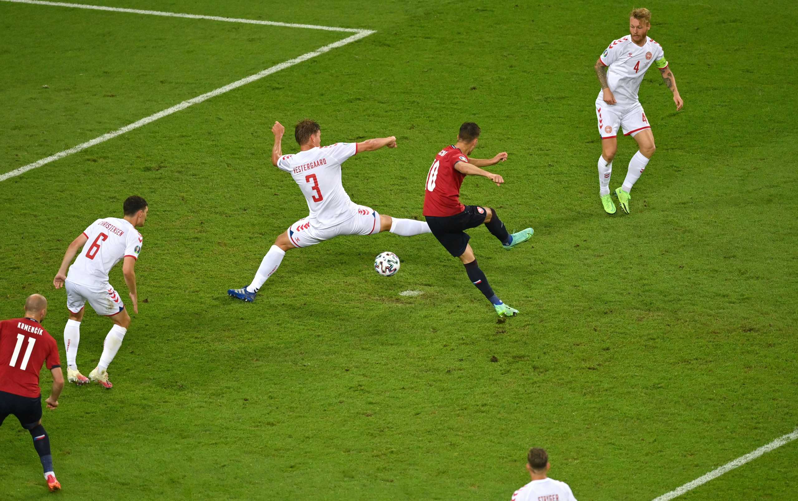 Soccer Football - Euro 2020 - Quarter Final - Czech Republic v Denmark - Baku Olympic Stadium, Baku, Azerbaijan - July 3, 2021 Czech Republic's Patrik Schick scores their first goal Pool via REUTERS