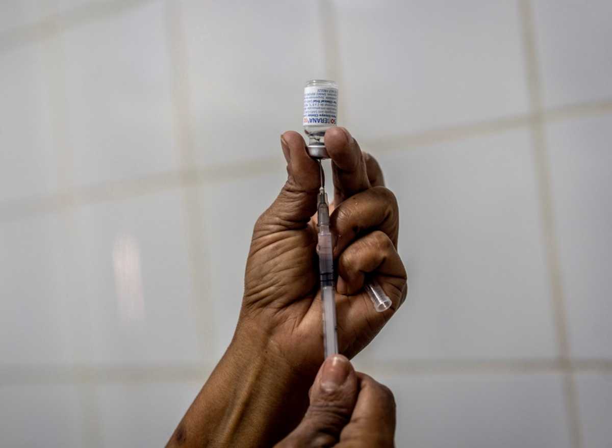 Κορονοϊός: Για πρώτη φορά σύριγγα χωρίς βελόνα για τη χορήγηση εμβολίου