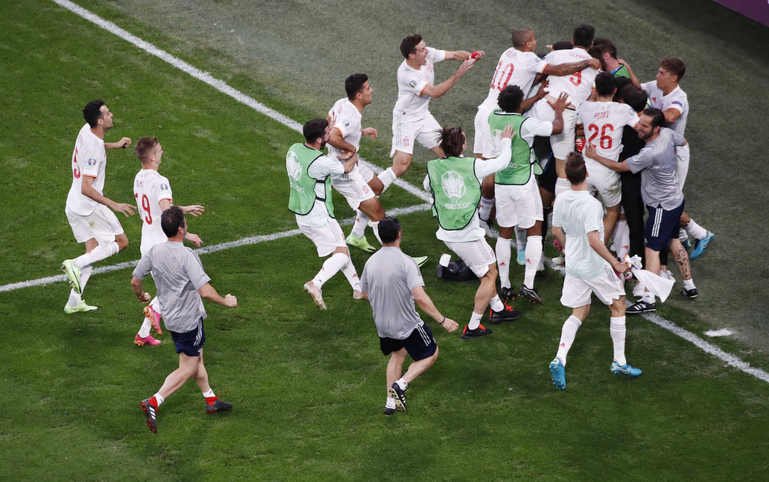 Soccer Football - Euro 2020 - Quarter Final - Switzerland v Spain - Saint Petersburg Stadium, Saint Petersburg, Russia - July 2, 2021  Spain players celebrate after the match Pool via REUTERS