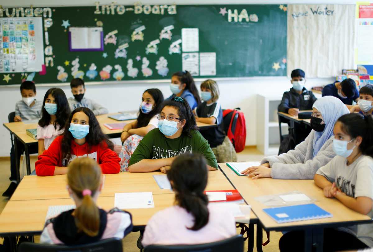 Unisef: Να ανοίξουν τα σχολεία ακόμη και χωρίς εμβόλια