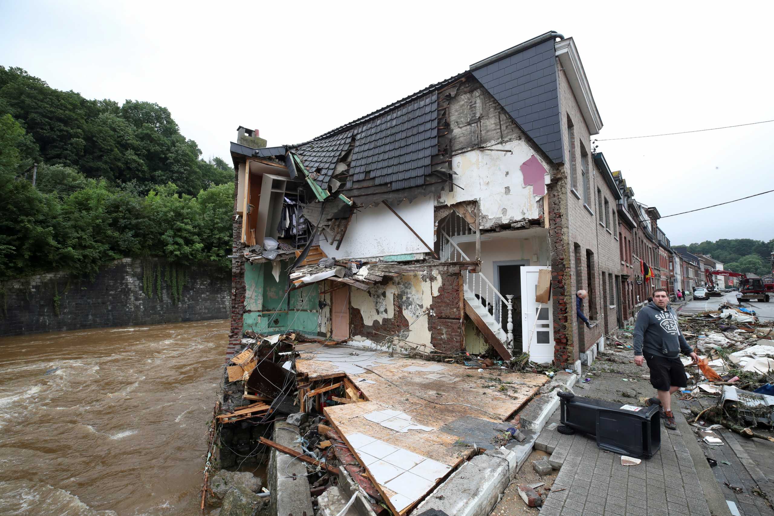 Βέλγιο: Διαλύθηκε η Τρο από τις πλημμύρες – Πολλοί νεκροί και τεράστιες καταστροφές