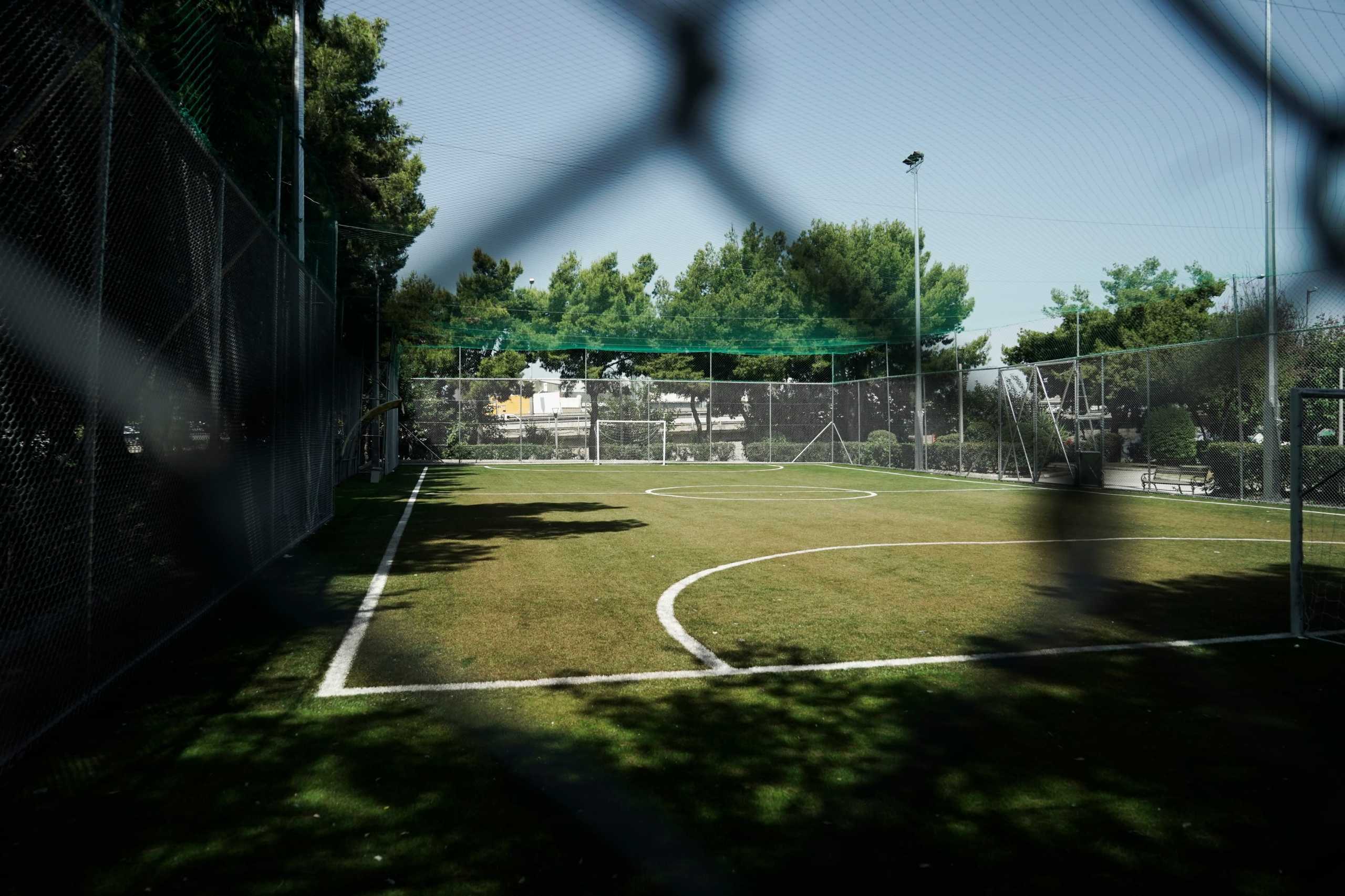 Θεσσαλονίκη: «Ο νεαρός δεν ανέπνεε, δεν είχε σφυγμό» – Τα δευτερόλεπτα αγωνίας στο γήπεδο 5Χ5