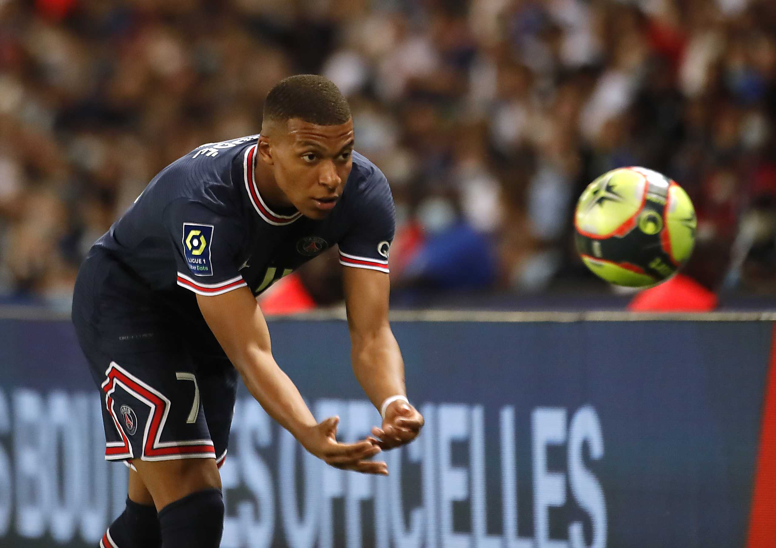 Soccer Football - Ligue 1 - Paris St Germain v RC Strasbourg - Parc des Princes, Paris, France - August 14, 2021  Paris St Germain's Kylian Mbappe REUTERS