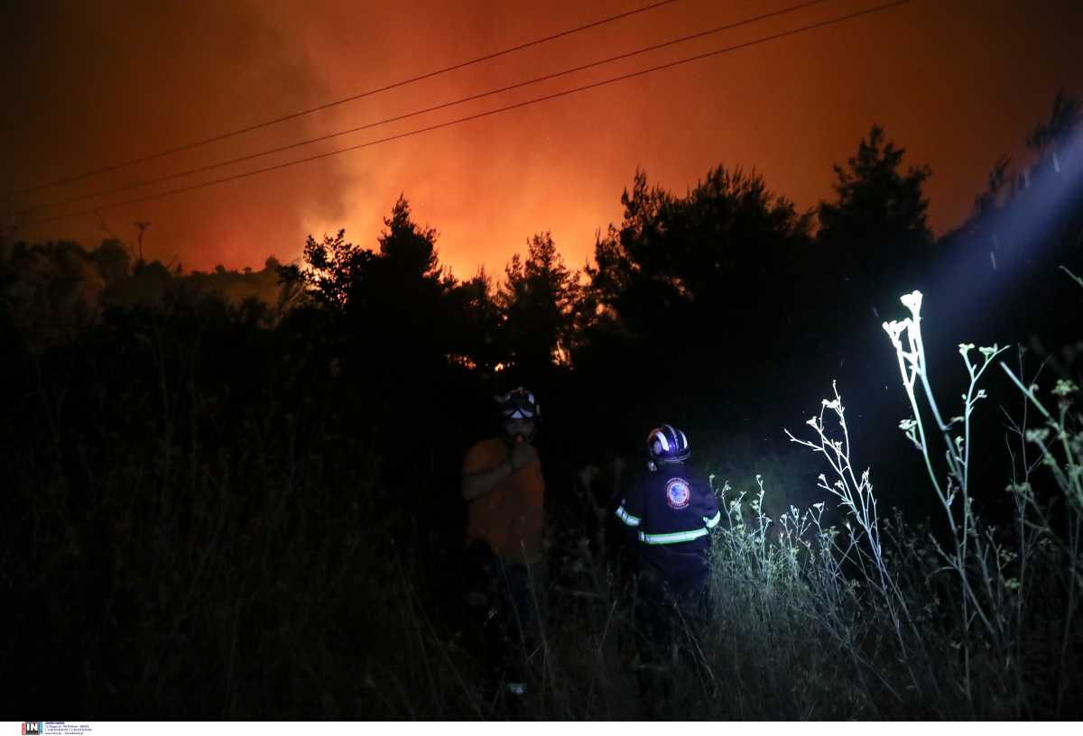 Φωτιά στην Μάνη: Μαίνεται το πύρινο μέτωπο – Μάχη για να μην μπει στο Γύθειο