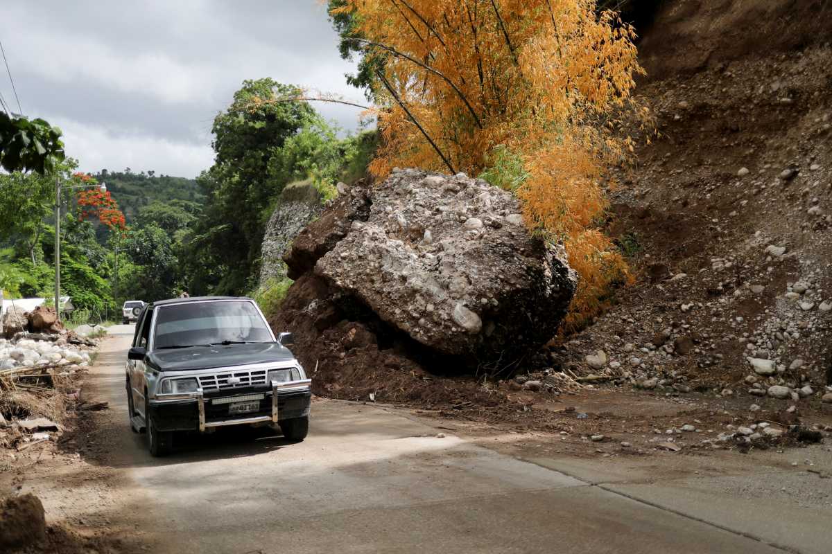 Σεισμός στην Αϊτή: 2.189 οι νεκροί των 7,2 ρίχτερ – Οι πλημμύρες δυσκολεύουν το έργο των διασωστών