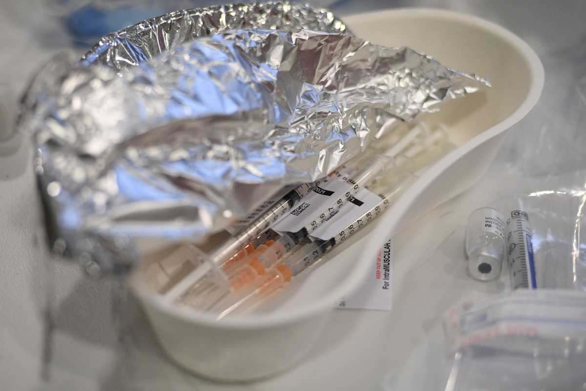 Κορονοϊός: «Δεν χρειάζεται ακόμη να προσαρμοστεί το εμβόλιο της Pfizer στις μεταλλάξεις»