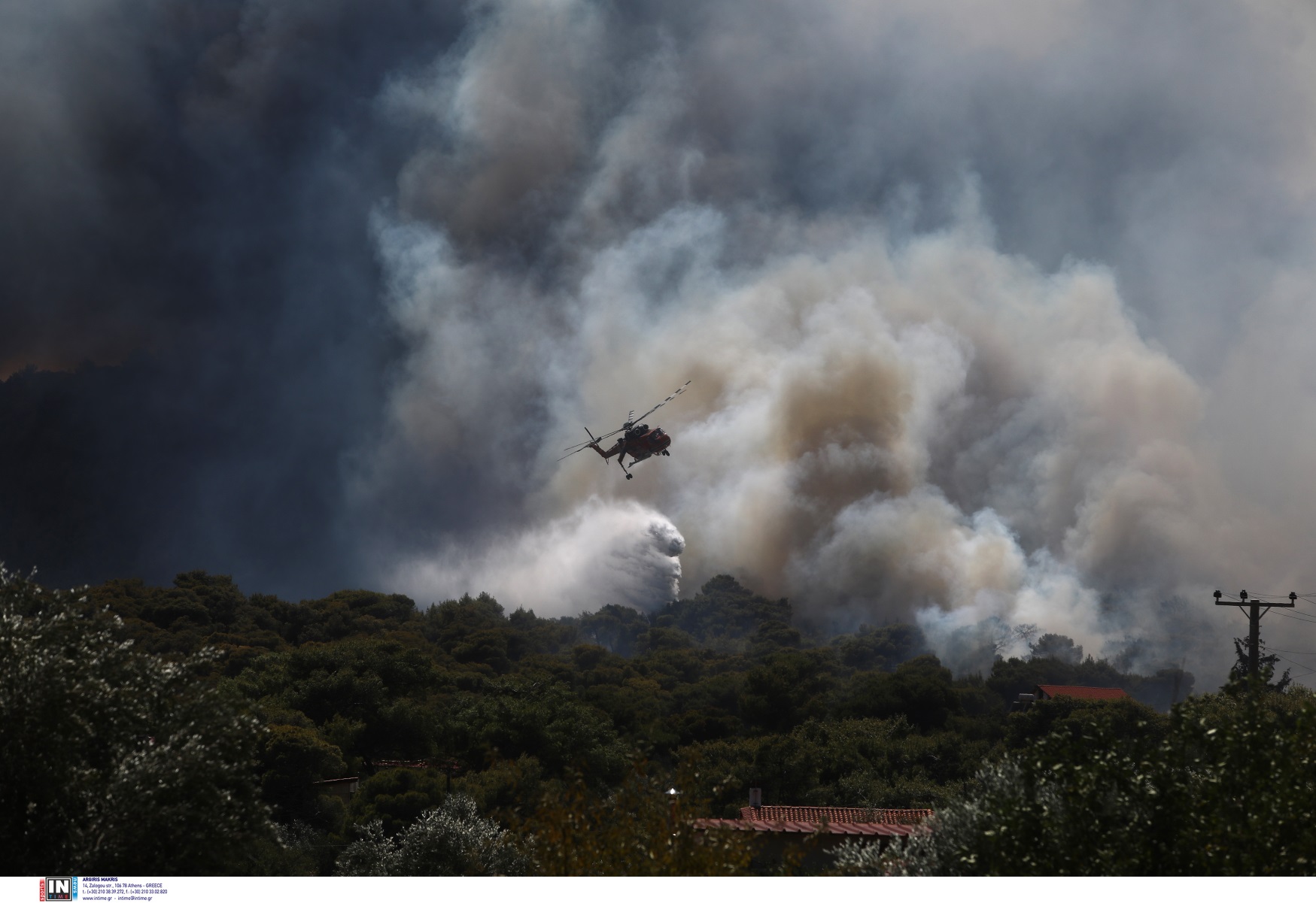 Φωτιά στην Κερατέα - Meteo: Ορατός από το διάστημα ο καπνός