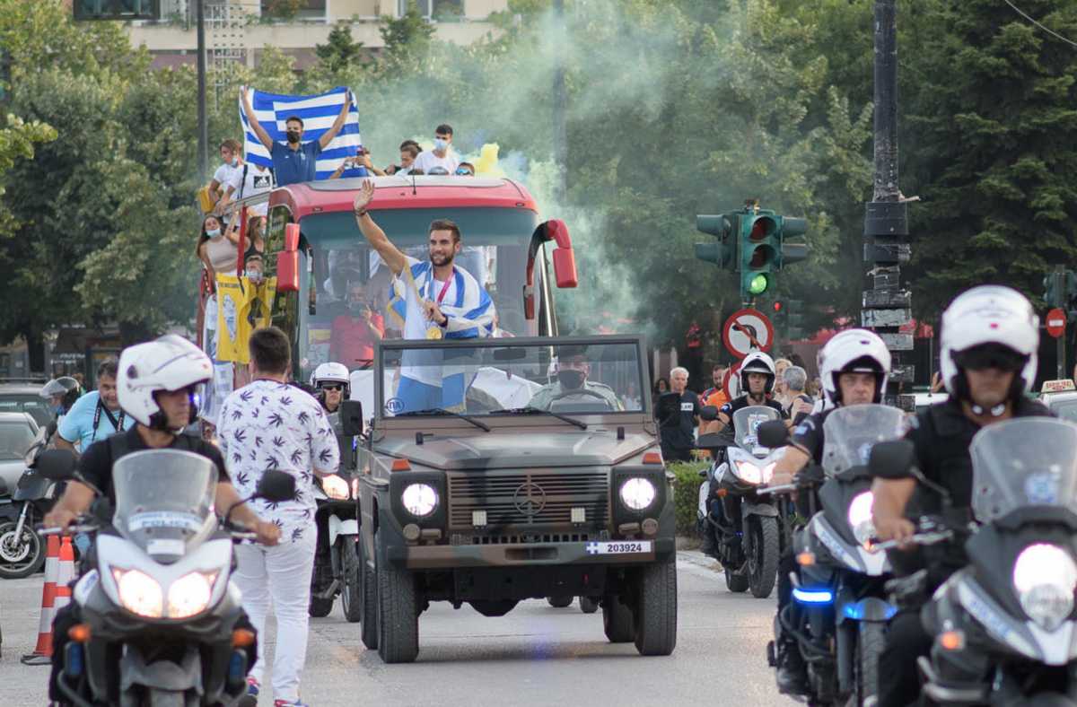 Στέφανος Ντούσκος: Με στρατιωτικό όχημα ο Έλληνας Ολυμπιονίκης – Έριξαν τα «τείχη» στα Ιωάννινα