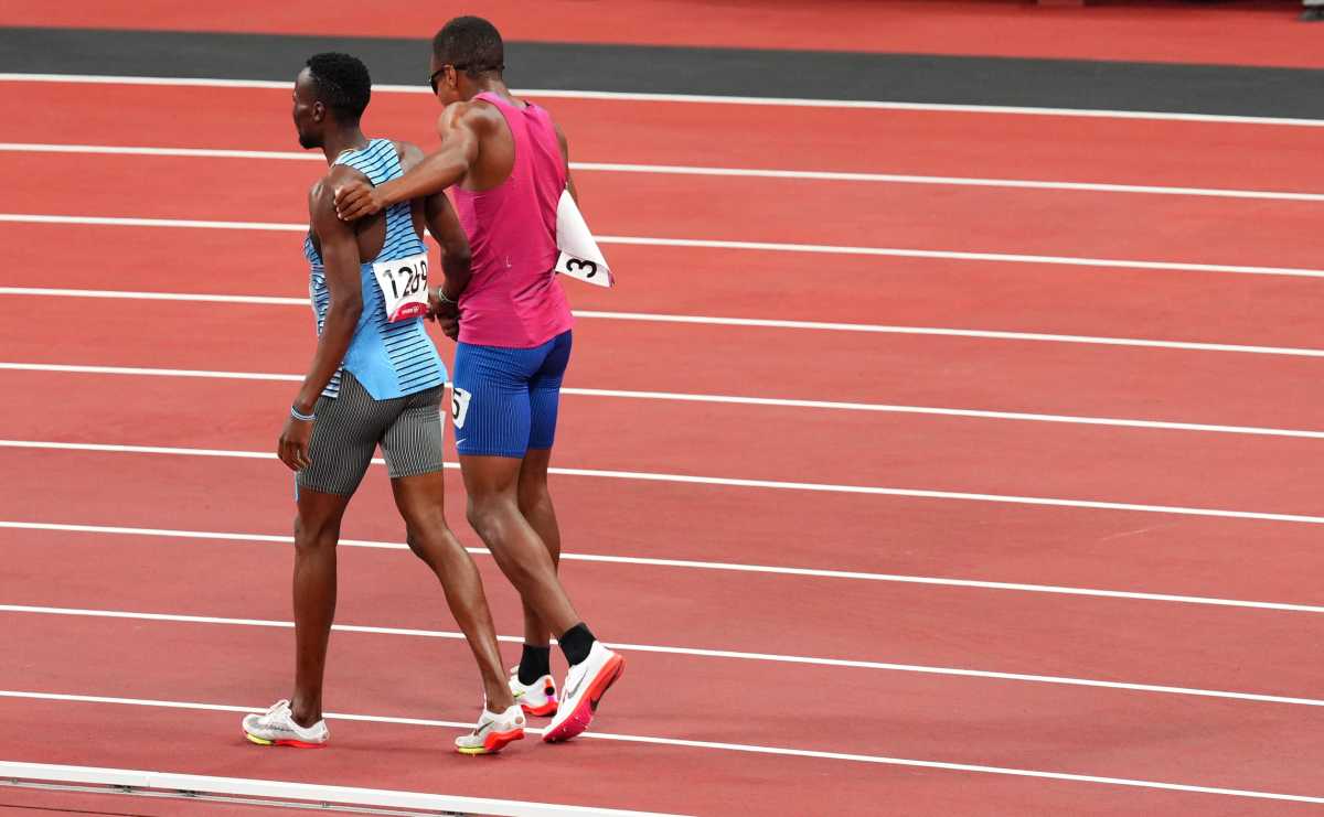 Ολυμπιακοί Αγώνες: Συγκρούστηκαν, έπεσαν, αγκαλιάστηκαν και τερμάτισαν μαζί – Τρομερές εικόνες στο Τόκιο