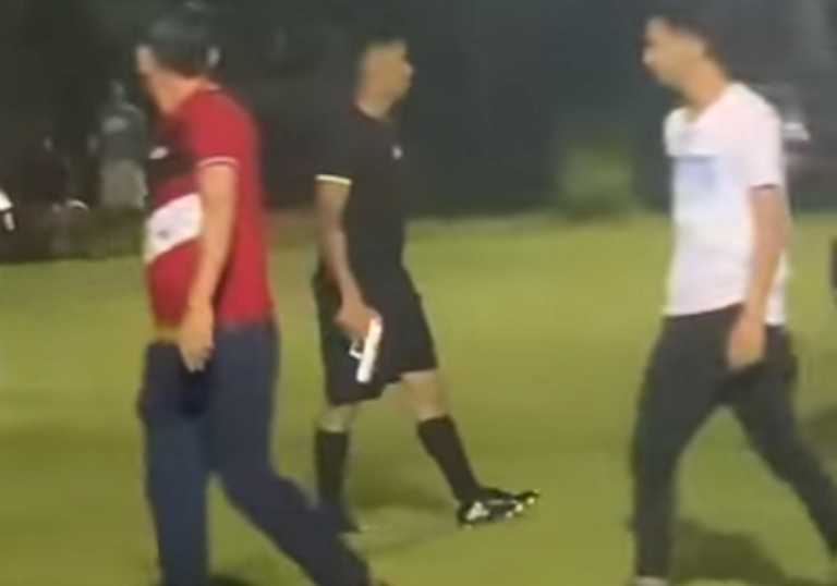 Διαιτητής στην Ονδούρα έβγαλε όπλο για να μην τον λιντσάρουν παίκτες και οπαδοί