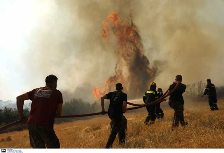 Μάχη να «πιαστεί» η φωτιά της Αττικής καθώς δυναμώνει ο αέρας - Στο συντονιστικό στο Χαλάνδρι ο πρωθυπουργός - Πού υπάρχουν ενεργά μέτωπα