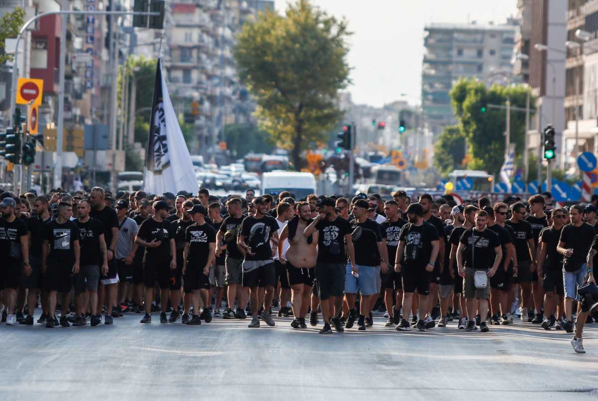 ΠΑΟΚ: Πορεία διαμαρτυρίας των οπαδών για διαχωρισμούς και αθλητικό νόμο