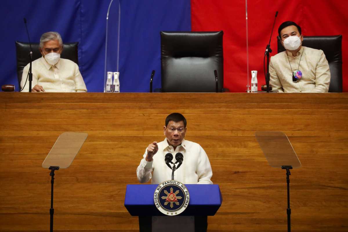 Φιλιππίνες: Ο Ροντρίγκο Ντουτέρτε «κατεβαίνει» για την αντιπροεδρία με την αντιπολίτευση να «βλέπει» τεχνάσματα