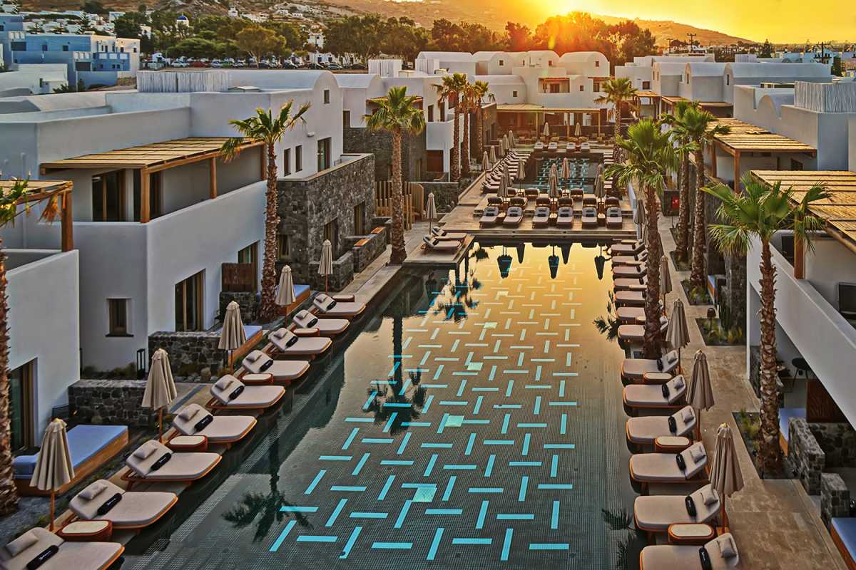 Radisson Blu: Το νέο κατάλυμα στη Σαντορίνη και τα σχέδια της αλυσίδας πολυτελών ξενοδοχείων για Ελλάδα