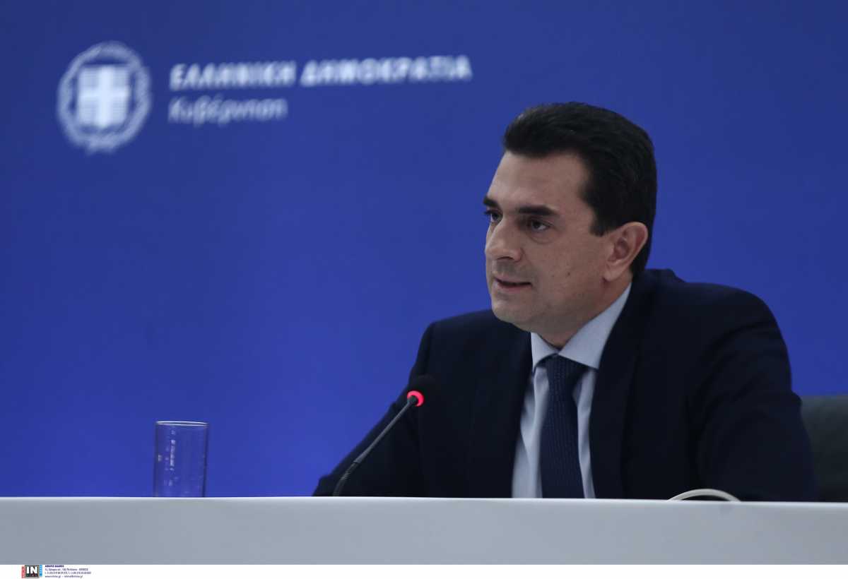 Κώστας Σκρέκας: Στο α’ εξάμηνο του 2022 αρχίζει το πρόγραμμα αντικατάστασης παλαιών ηλεκτρικών συσκευών