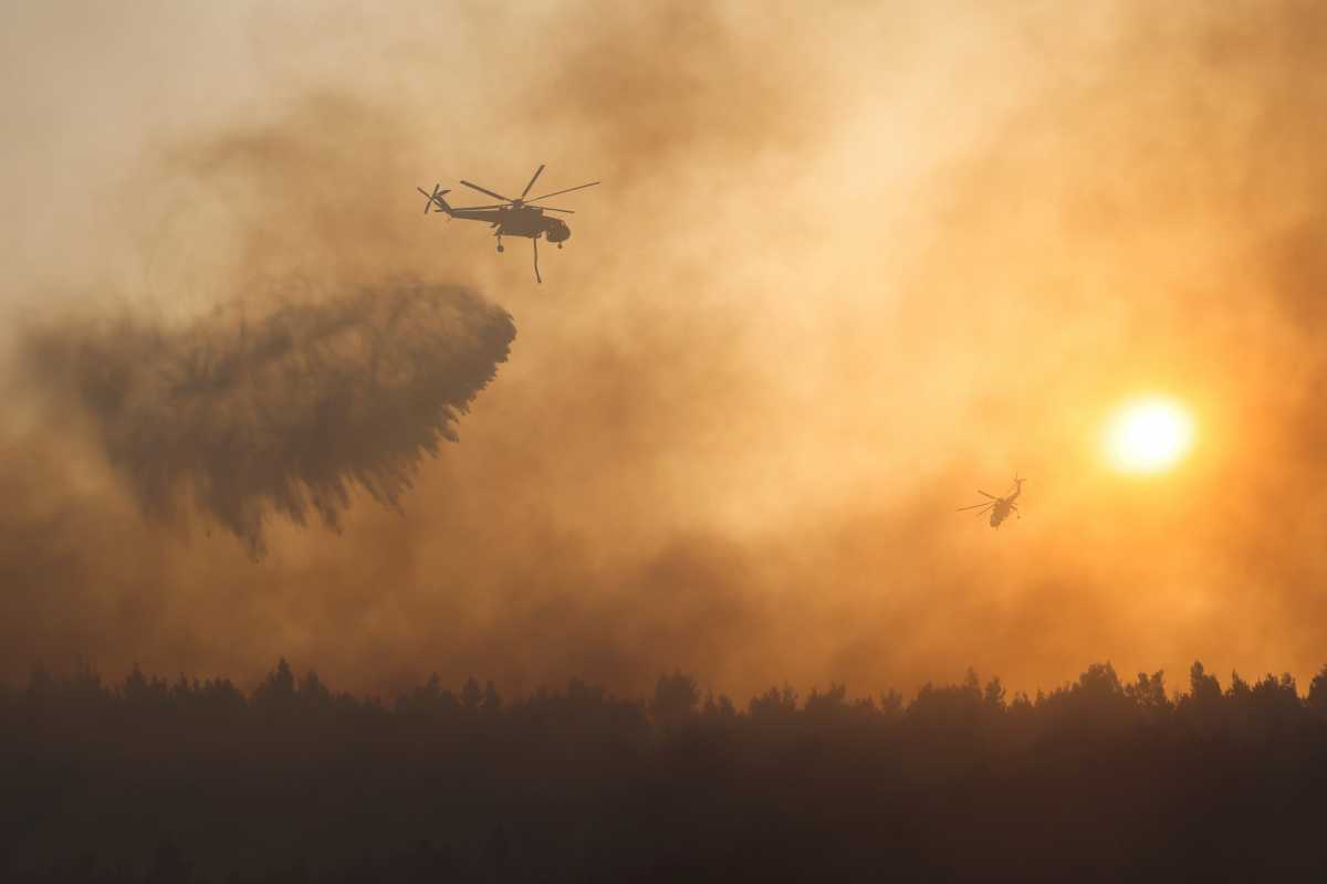 Φωτιές: 106 πύρινα μέτωπα σε μια μέρα – Παράταση στην απαγόρευση παραμονής στα δάση