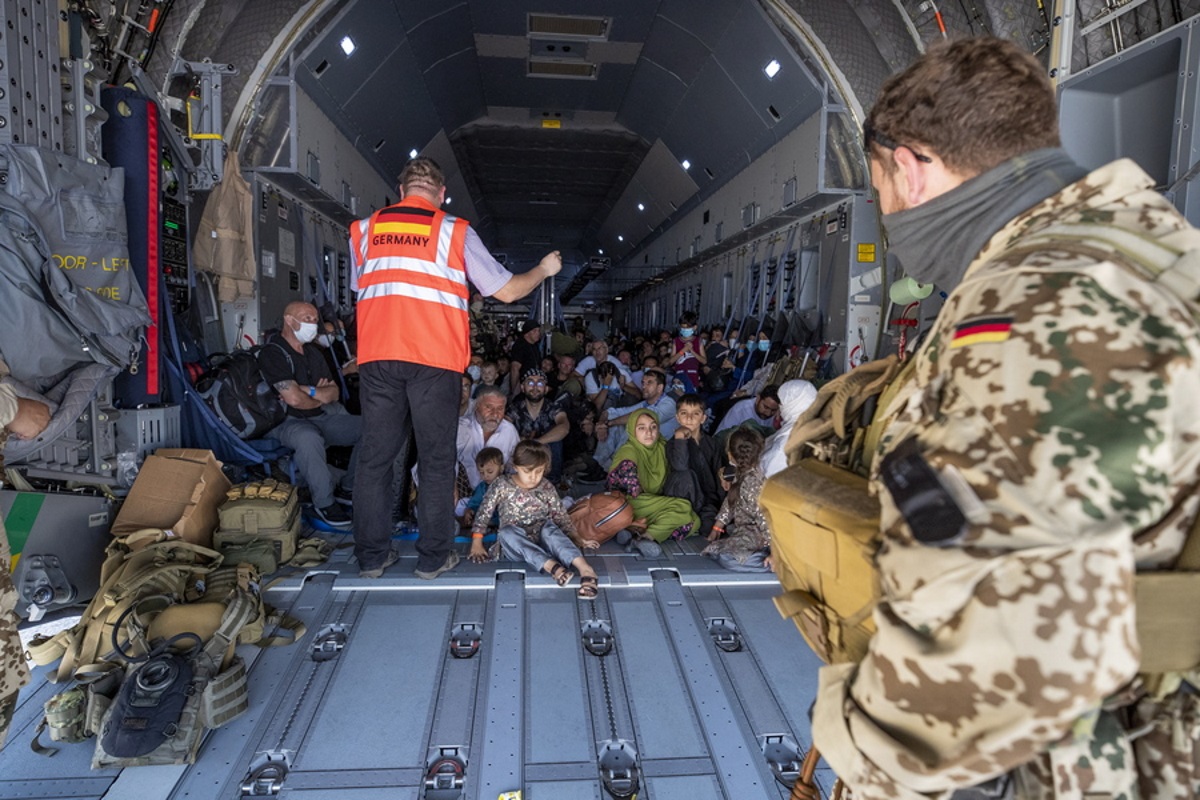Αφγανιστάν: 3.000 άνθρωποι απομακρύνθηκαν με πτήση των ΗΠΑ – Σε 5 μέρες η τελευταία πτήση για Λονδίνο