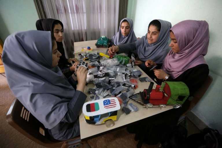 Στο Μεξικό Αφγανές της ομάδας ρομποτικής - «Η ιστορία μας δεν θα έχει λυπηρό τέλος λόγω των Ταλιμπάν»