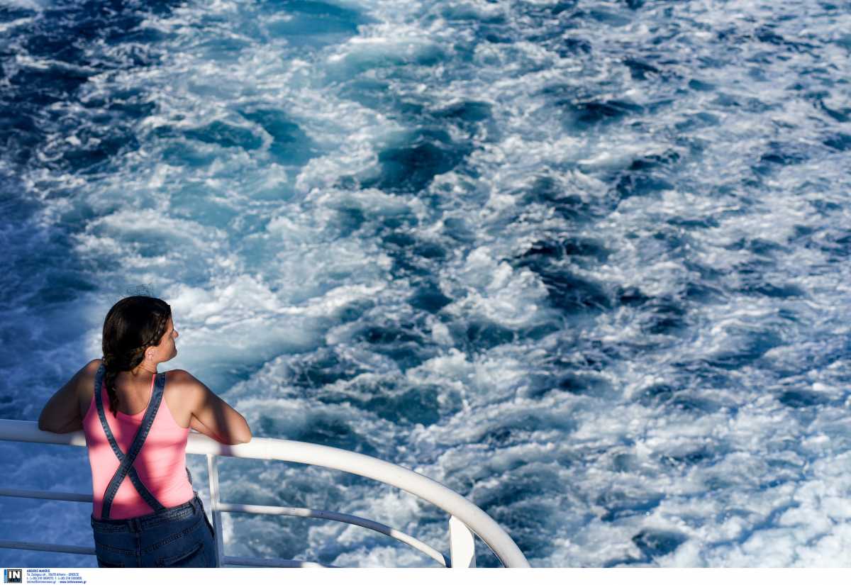 Βόλος: Τα απόνερα του πλοίου λίγο έλειψε να πνίξουν 12χρονο κορίτσι – Σκηνές πανικού σε παραλία