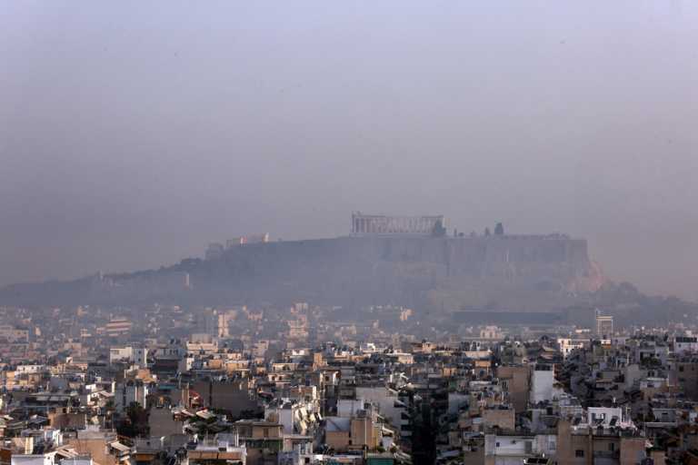 Φωτιά στην Βαρυμπόμπη: Ο καπνός «έπνιξε» Ακρόπολη και Λυκαβηττό - Συγκλονιστικές εικόνες από την Αθήνα