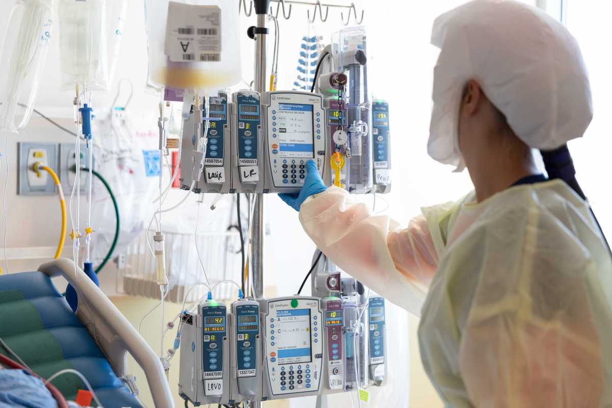 ΗΠΑ: Ξεπέρασαν τους 100.000 οι ασθενείς με Covid-19 στα νοσοκομεία – 500 εισαγωγές ανά μια ώρα