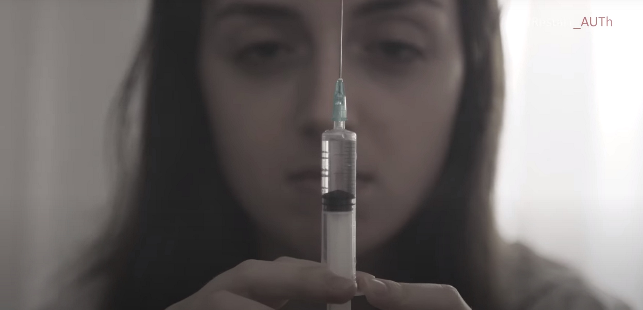 Εμβολιασμός – ΑΠΘ: Τα «σπάει» βίντεο φοιτητών – «Εσύ δεν βαρέθηκες;»