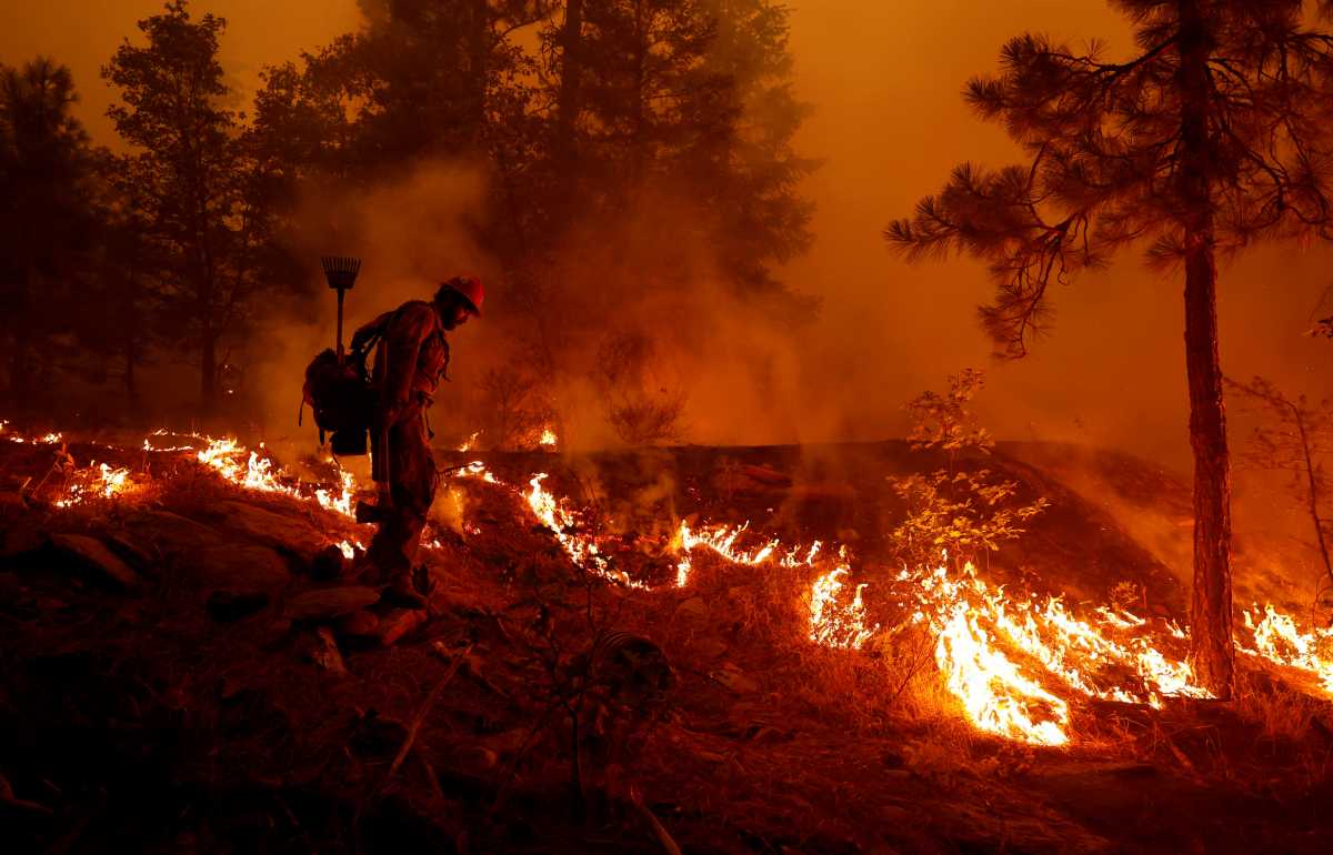ΗΠΑ: Μαίνεται η «Ντίξι» στην Καλιφόρνια – Η 2η μεγαλύτερη πυρκαγιά στην ιστορία της πολιτείας