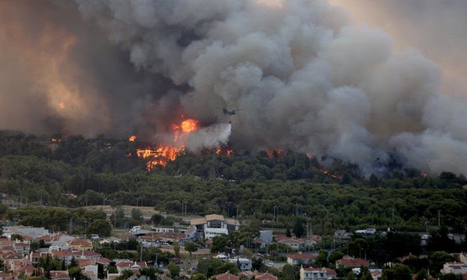 Φωτιές στην Πελοπόννησο: 24 άτομα σε νοσοκομεία