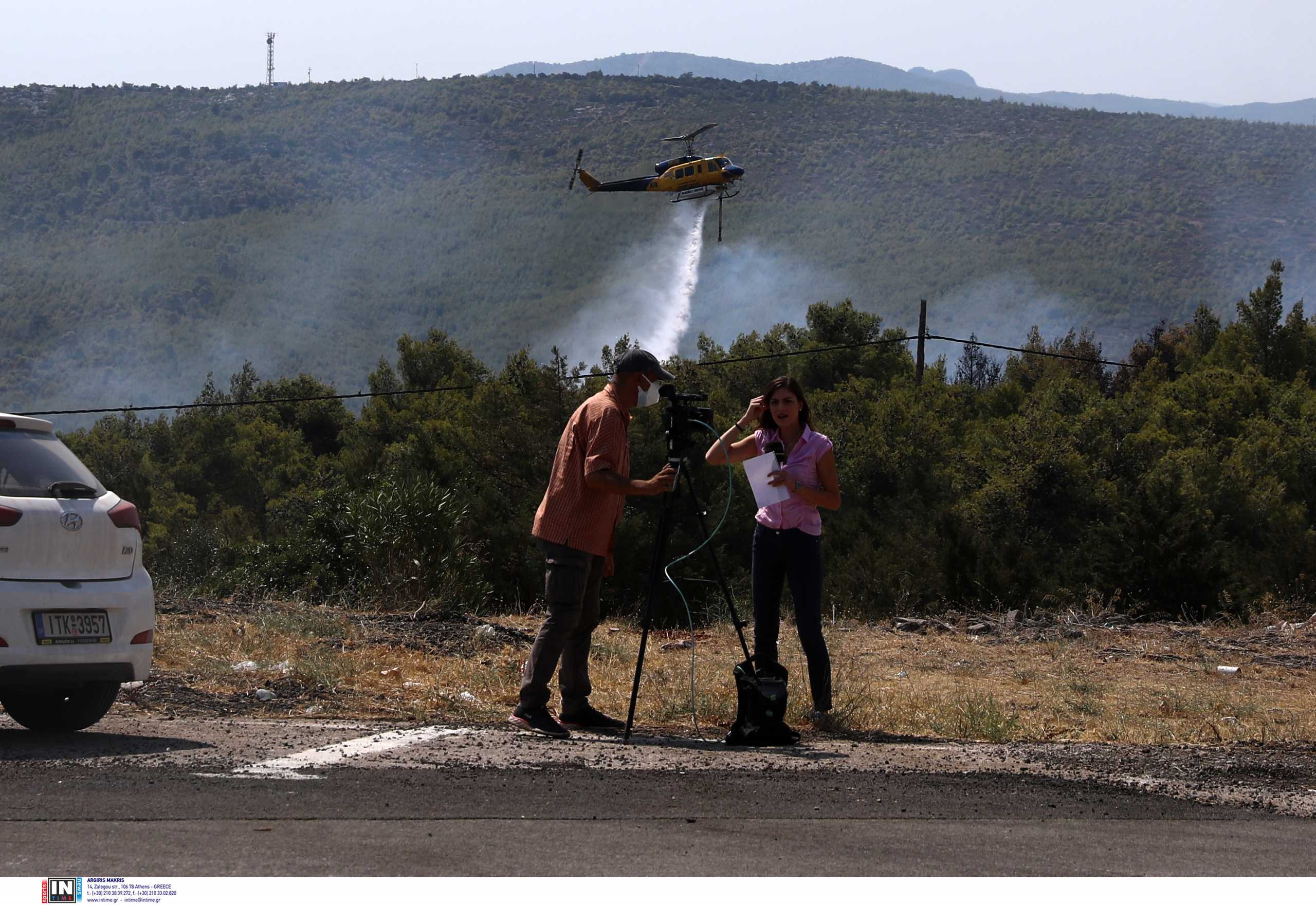 Φωτιά στα Βίλια: Μάχη για να μην φτάσει σε Οινόη και Πανόραμα