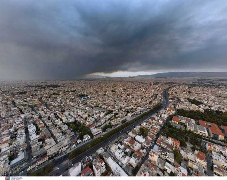 «Υπεύθυνος ο καύσωνας για τις φωτιές» - Ποια θα είναι η επόμενη μέρα για το κλίμα της Αττικής