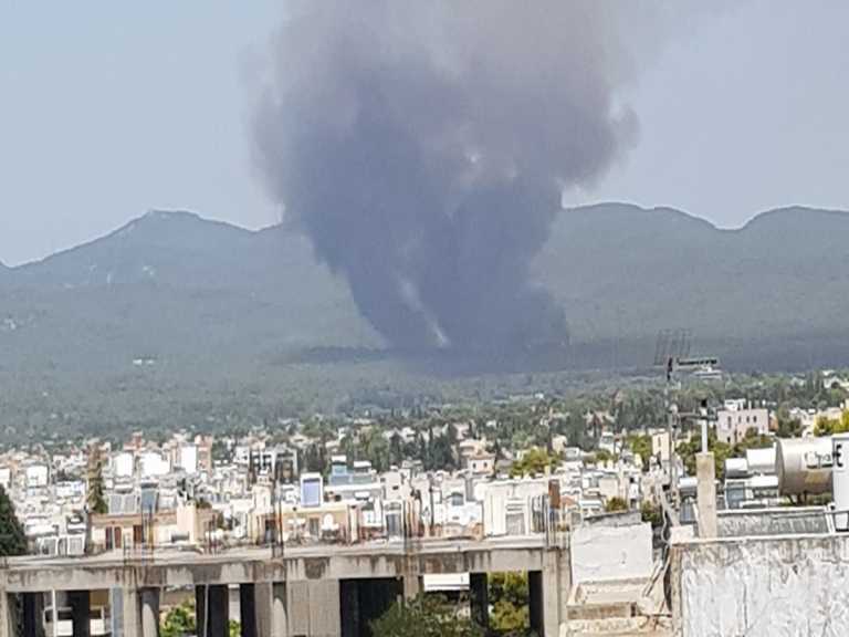 Φωτιά τώρα στην Βαρυμπόμπη