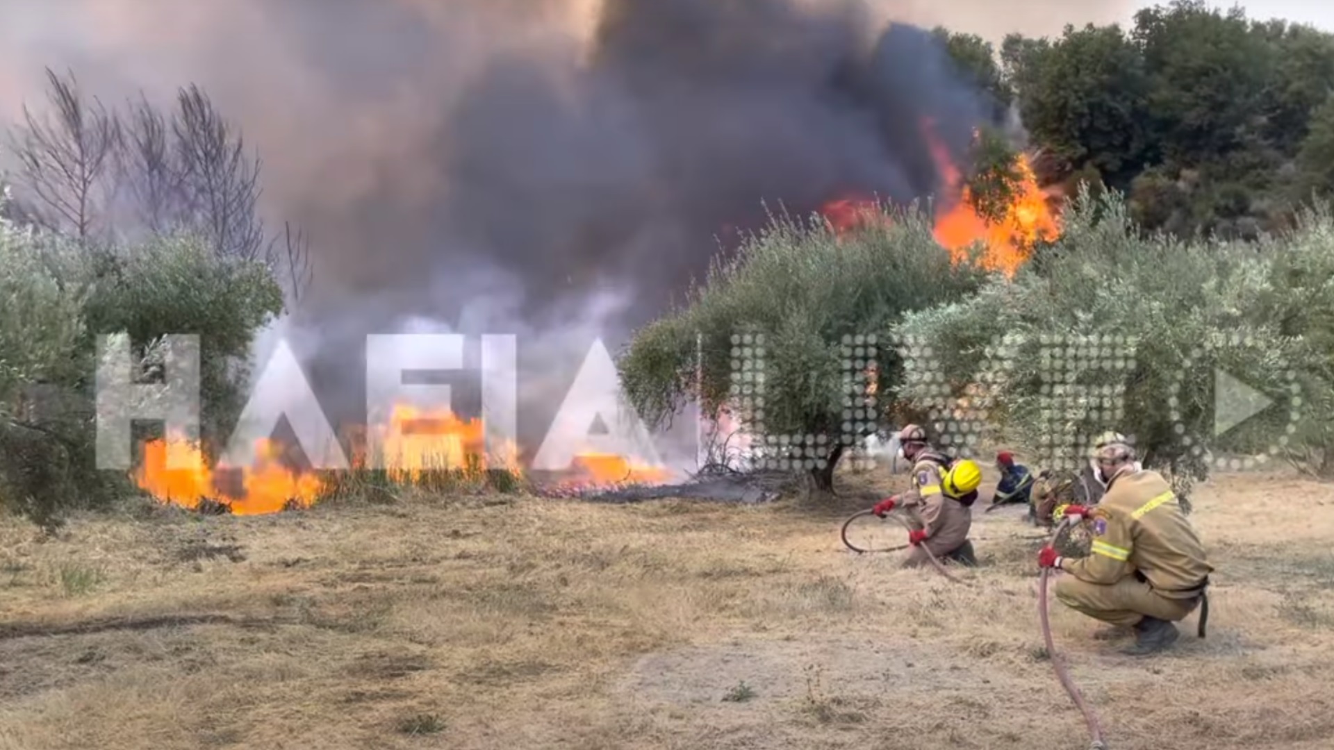 Ηλεία: Σιγοκαίει η φωτιά σε Δούκα και Λάσδικα – Αντιμετωπίστηκαν οι αναζωπυρώσεις