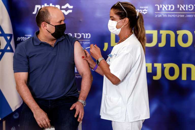 Ισραήλ για μετάλλαξη Όμικρον: Ενδείξεις ότι οι πλήρως εμβολιασμένοι προστατεύονται