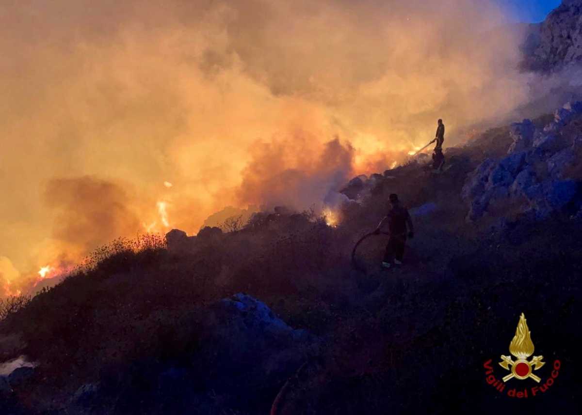 Φωτιές στην Ιταλία: Μέσα σε 8 μήνες ξέσπασαν 472 πυρκαγιές και κάηκαν 1.200.000 στρέμματα δάσους