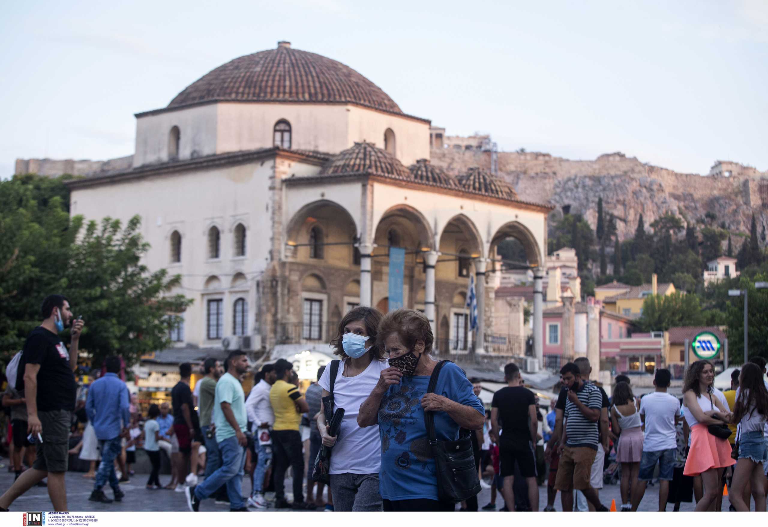 Ματίνα Παγώνη: Μάσκες μέχρι την άνοιξη του 2022