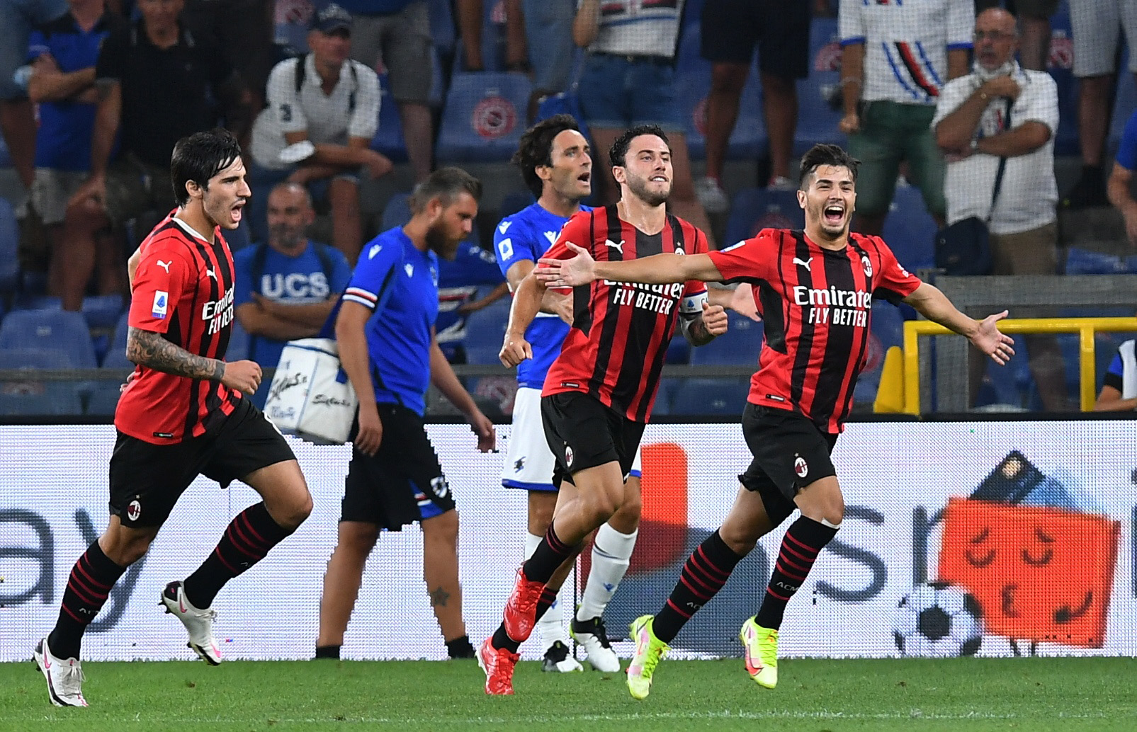 Soccer Football - Italy - Serie A - Sampdoria v AC Milan - Stadio Comunale Luigi Ferraris, Genoa, Italy - August 23, 2021 AC Milan's Brahim Diaz celebrates scoring their first goal with teammates REUTERS