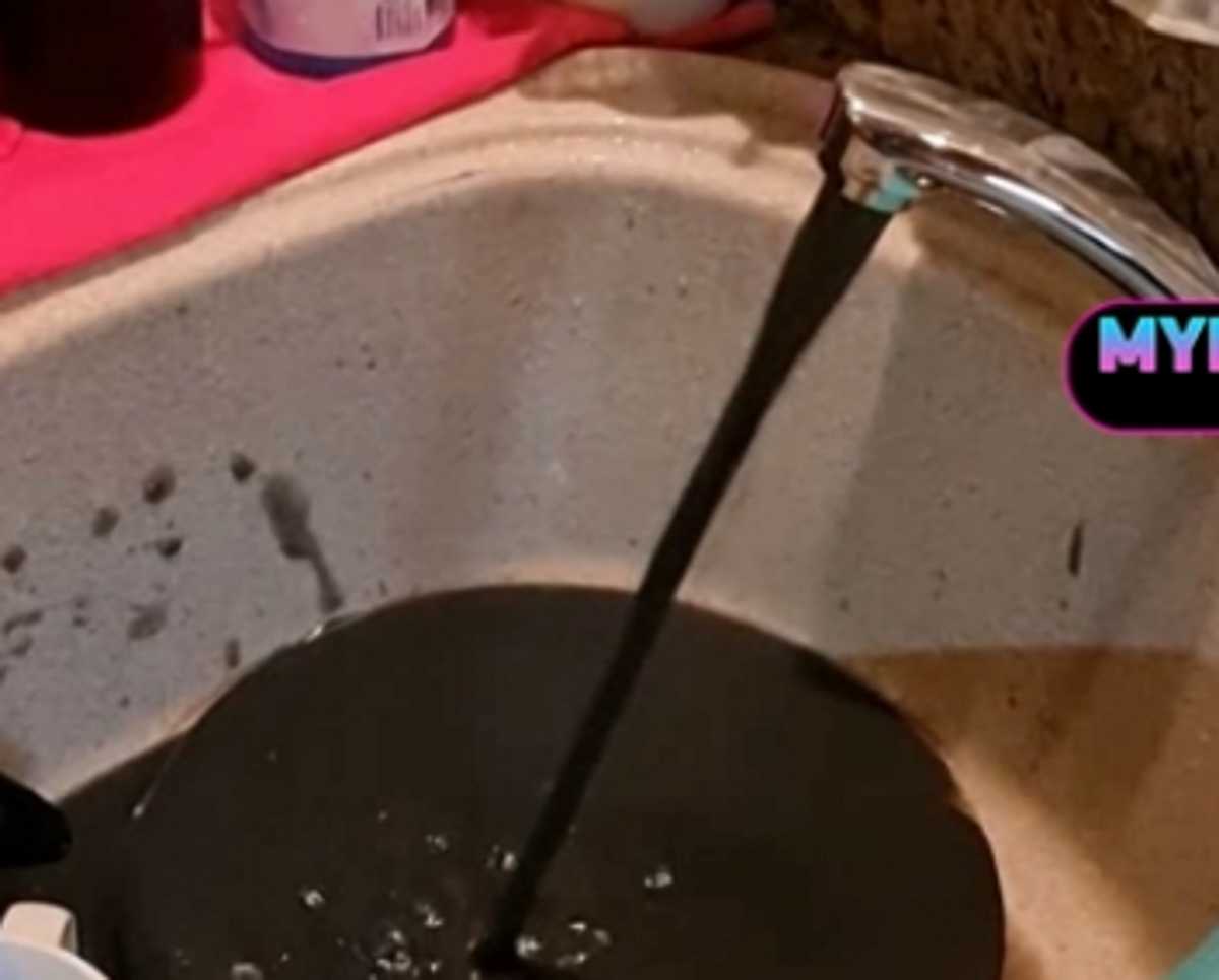Μύκονος: Ανοίγουν τις βρύσες και βλέπουν αυτές τις εικόνες – Μολυσμένο νερό σε σπίτια