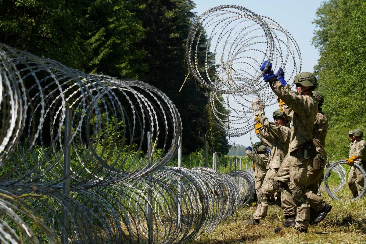 Πολωνία: Θα κατασκευάσει τείχος αξίας 400 εκατ. δολαρίων στα σύνορα με τη Λευκορωσία