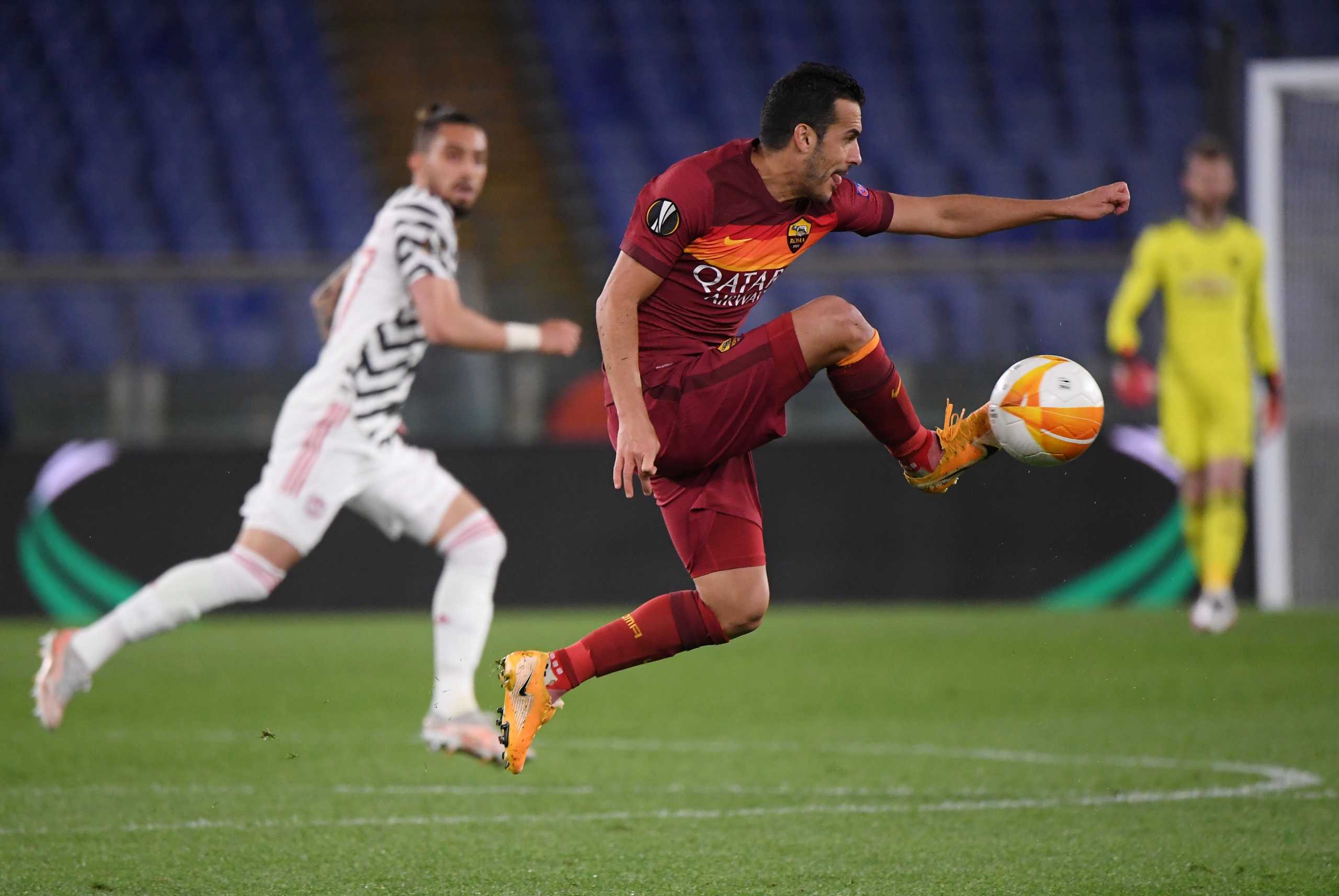 FILE PHOTO: Soccer Football - Europa League - Semi Final Second Leg - AS Roma v Manchester United - Stadio Olimpico, Rome, Italy - May 6, 2021 AS Roma's Pedro in action REUTERS