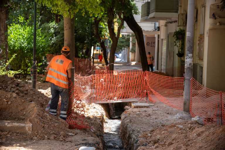 Δήμος Αθηναίων: Άρχισαν οι εργασίες για τα νέα πεζοδρόμια