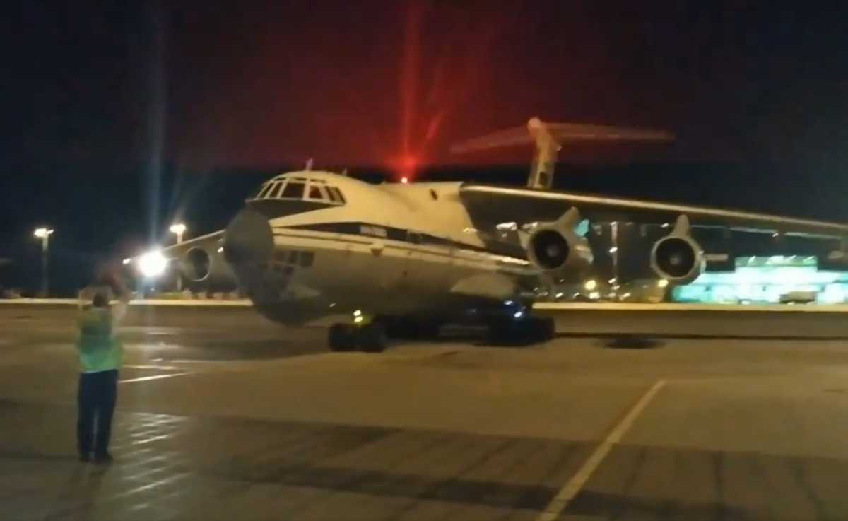 Έφτασε στην Ελλάδα το ρωσικό αεροσκάφος που παίρνει πάνω από 40 τόνους νερού και αποκαλείται «υδάτινο βομβαρδιστικό»