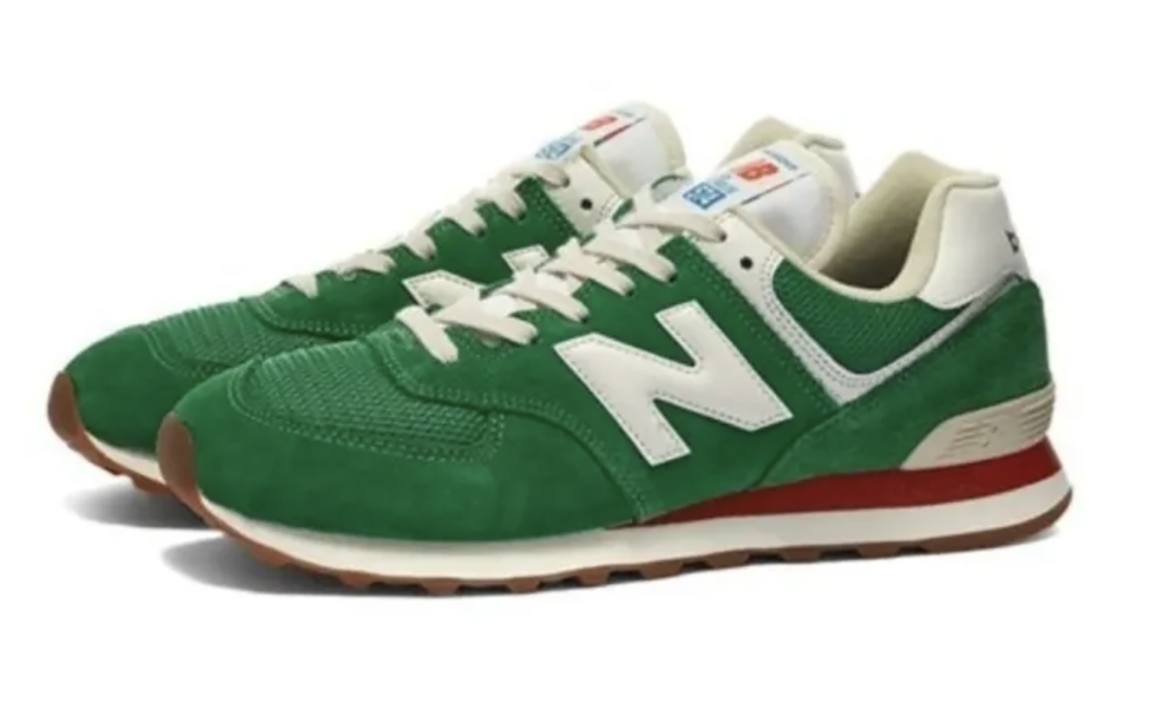 10 κλασικά sneakers που θα φοράς μέχρι ο καιρός να δείξει… τα “δόντια” του
