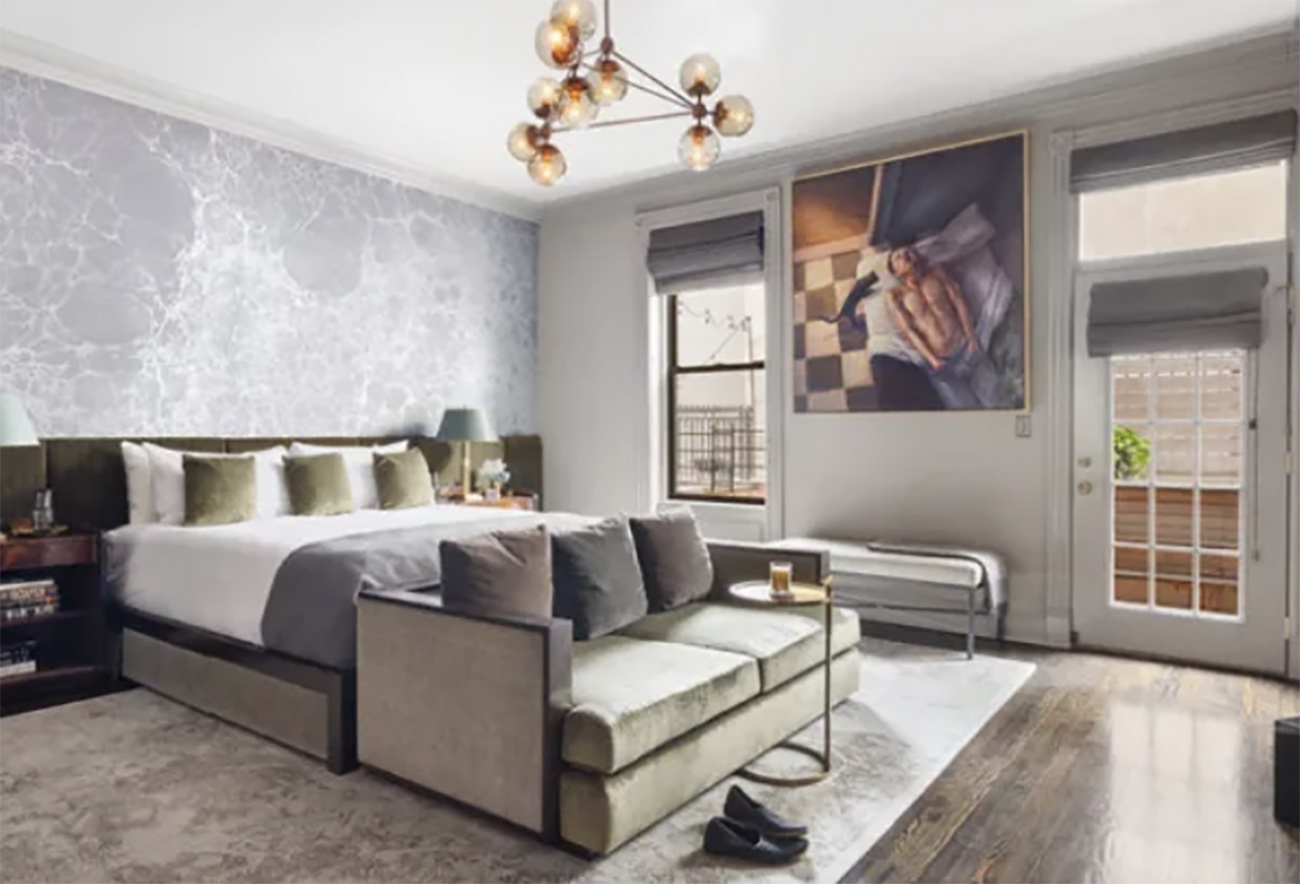 Μέσα στο σπίτι των 7,3 εκατ. δολαρίων του “Μπάρνεϊ Στίνσον” στην Νέα Υόρκη