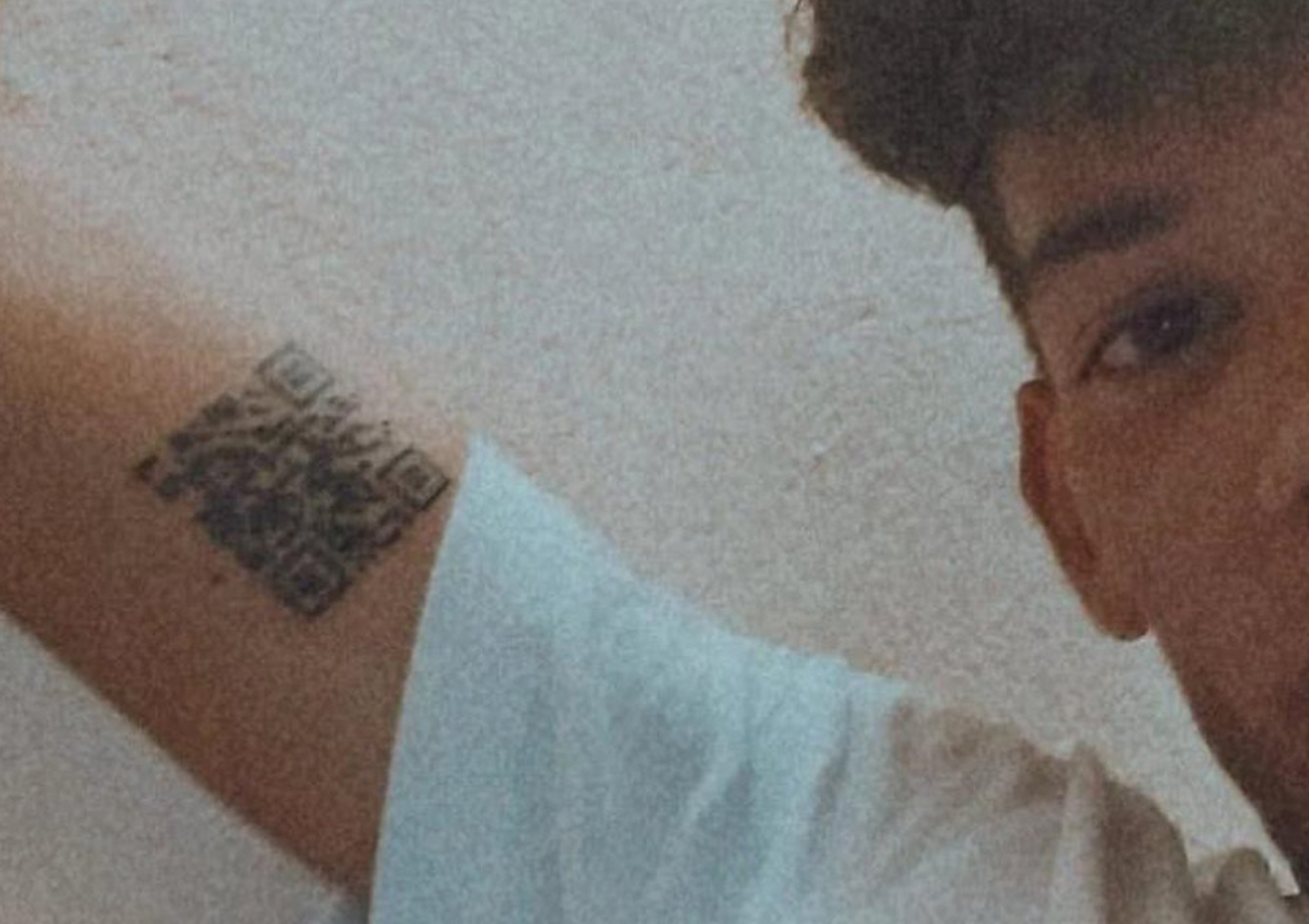 Νεαρός Ιταλός έκανε τατουάζ το QR code του εμβολιασμού του
