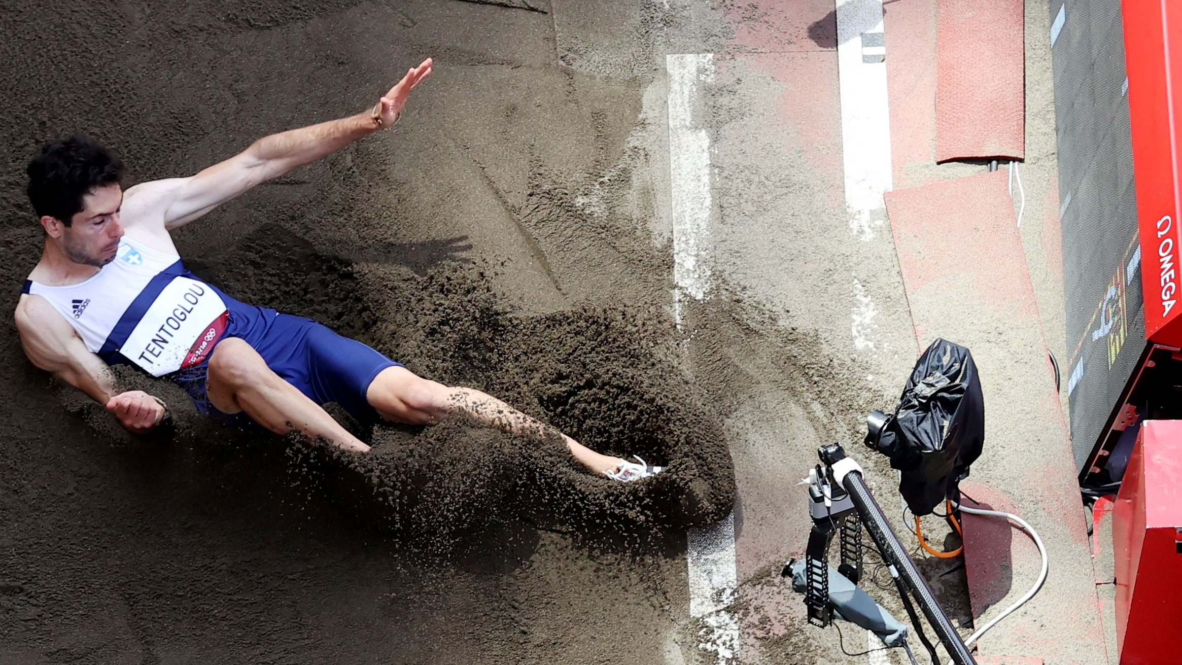 Tokyo 2020 Olympics - Athletics - Men's Long Jump - Final - Olympic Stadium, Tokyo, Japan - August 2, 2021. Miltiadis Tentoglou of Greece in action REUTERS